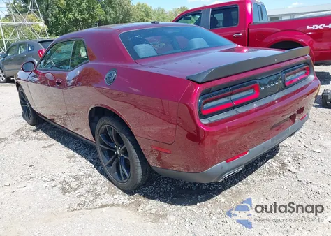 2018 Dodge Challenger Sxt z USA, uszkodzony, nr VIN 2C3CDZAG4JH271467